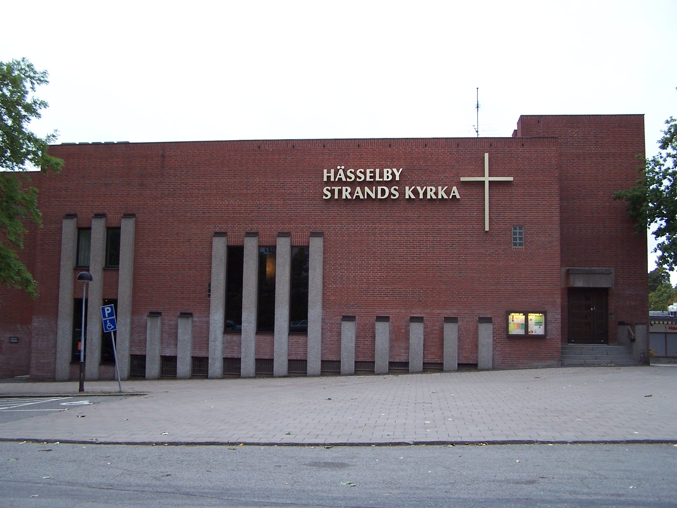 Hässelby Strands kyrka
